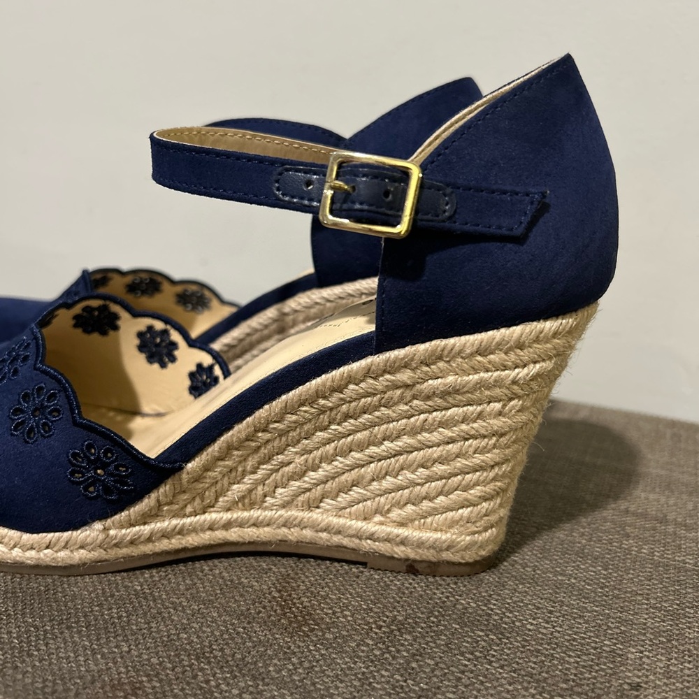 Liz Claiborne Elegant Navy Blue Women's Shoes - Picture 5 of 9
